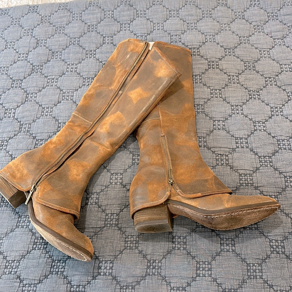 Donald Pliner Boot - Devi